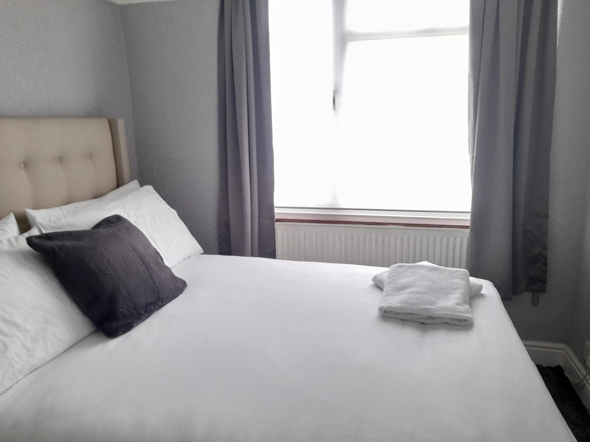 Bright 4-Bed House 15 Min To Manchester Centre Villa Exterior photo