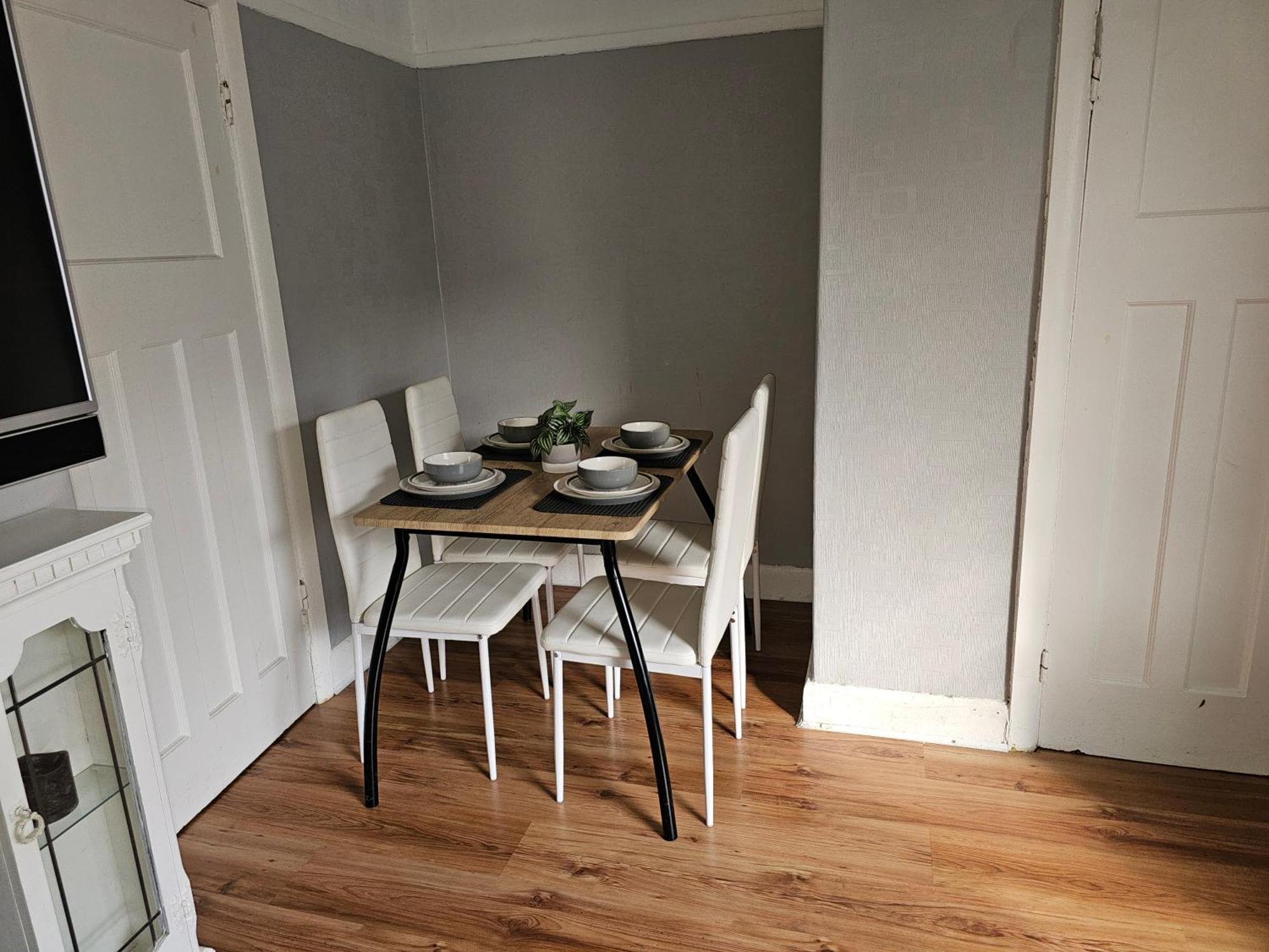 Bright 4-Bed House 15 Min To Manchester Centre Villa Exterior photo